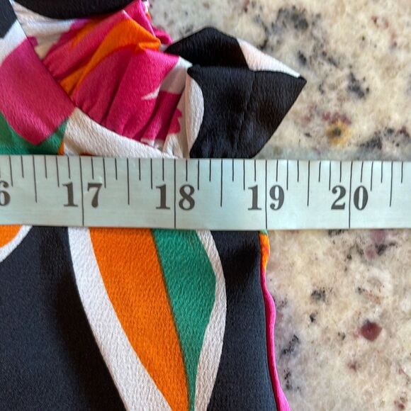 THML Womens Floral Smocked Neck Flutter Sleeve Top Multicolor Size Medium NWT - Picture 6 of 7